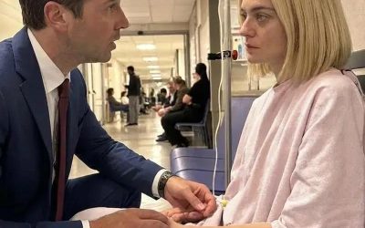 Two months after the divorce, I was sh0cked to see my ex-wife wandering aimlessly in the hospital. When I learned the truth, I completely collapsed.