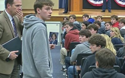 “My Mom Flies an F-22 Fighter Jet, I Told My Class — The Whole Room Burst Out Laughing, But What Happened Next Left Them Speechless” – Story Broadcast
